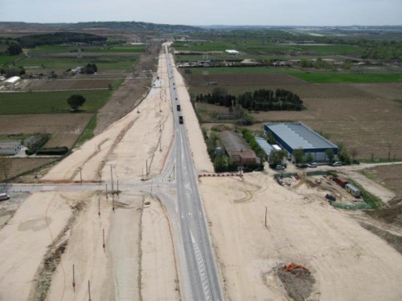 PROYECTO DE CONSTRUCCIÓN Y MODIFICADO Nº1: DUPLICACIÓN DE LA CARRETERA M-111. TRAMO: R-2 A M-100 Y M-106